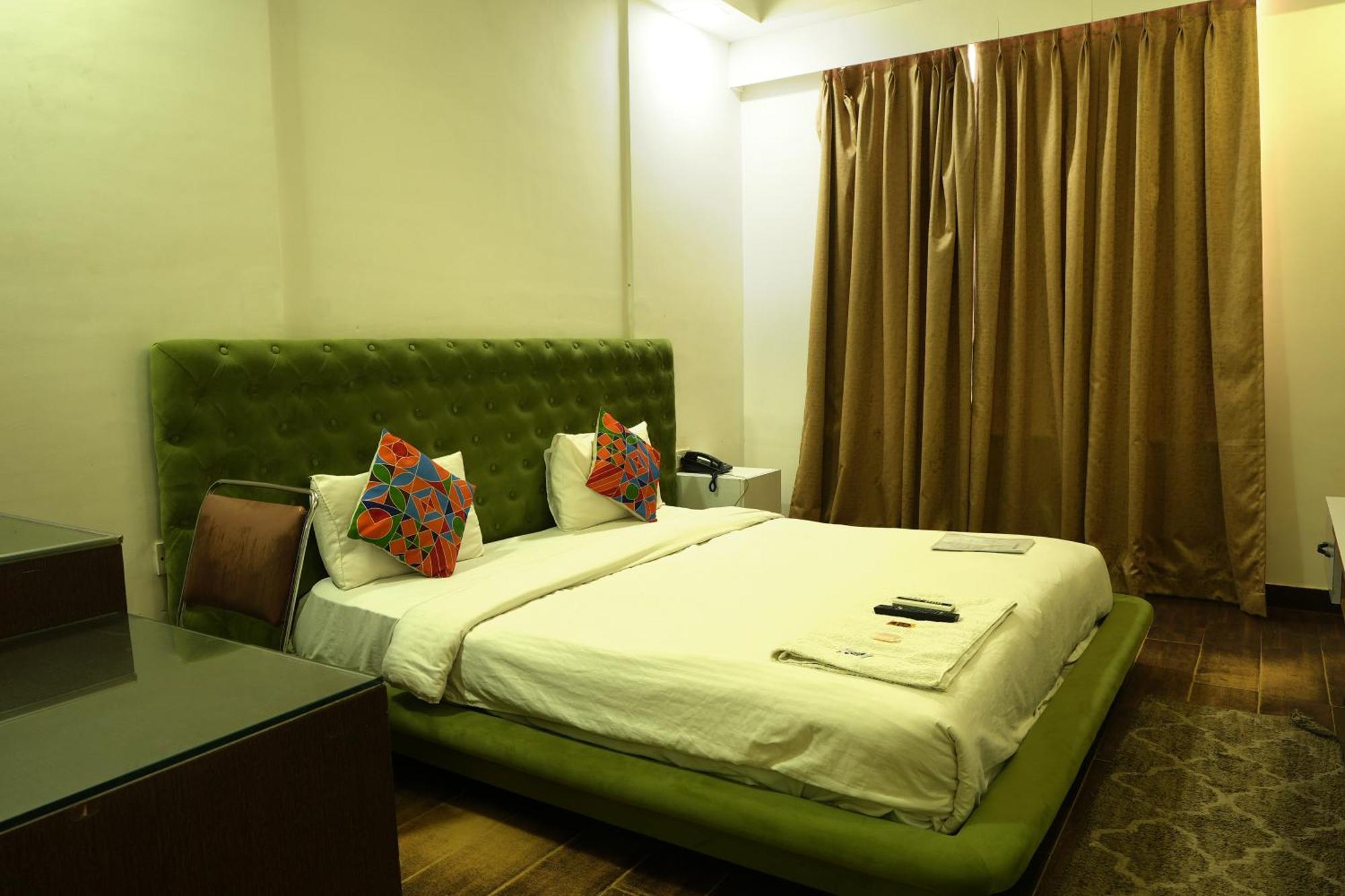 Hotel Elite Sector 45 I Gurgaon Central I Couple Friendly Εξωτερικό φωτογραφία